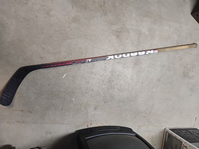 Broken Reebok Left Hand Hockey Stick 75 Flex (Used)