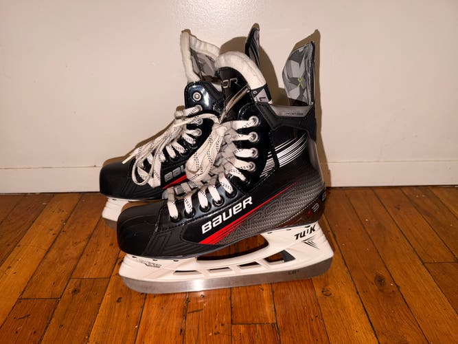 2022 Bauer Vapor X3 Hockey Skates Regular Width 7 (Used)