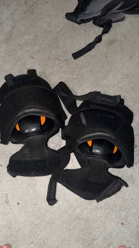 CCM KP Pro Goalie Knee Pads size Senior (Used)