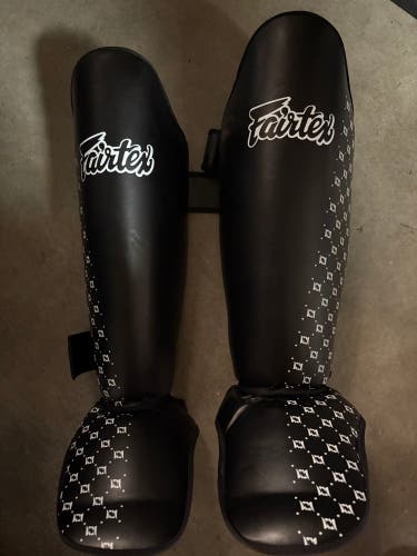 Fairtex SP5 Competition Shin Pads -Shinguards (xl)