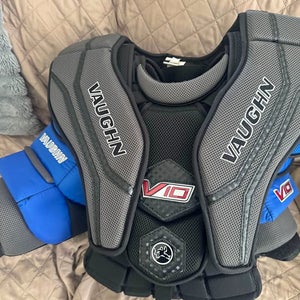 Vaughn Velocity V10 Goalie Chest Protector (Intermediate Small)