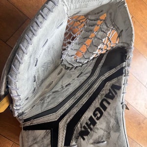 Vaughn Velocity V10 Full Right Glove and Blocker (Intermediate)