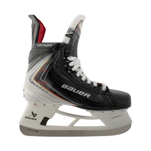 Black 2025 Bauer Vapor Flypro Hockey Skates 10.5 (Used)