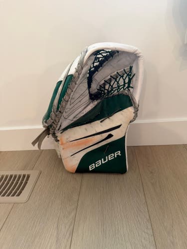Bauer Vapor Hyperlite 2 Full Right Pro Stock (Used)