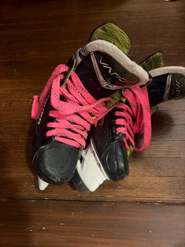 2023 Bauer Vapor X4 Hockey Skates Size 1.5 (Used)