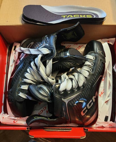 Black CCM Tacks XF Pro Hockey Skates Size 5 (New)