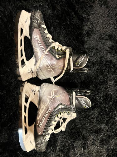 2021 Bauer Vapor Hyperlite Hockey Skates 6 (Used)