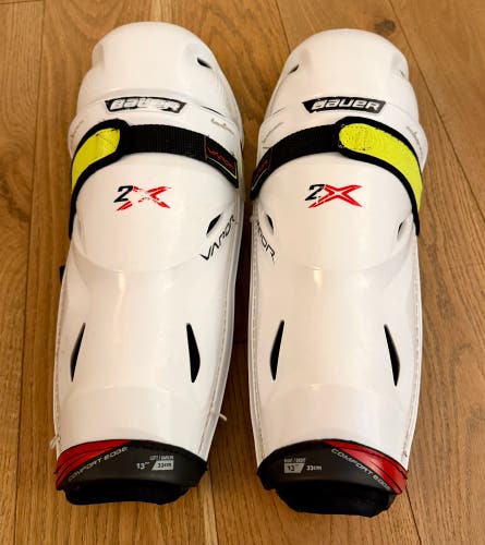 Junior Bauer Vapor 2X 13" Shin Pads (Used)