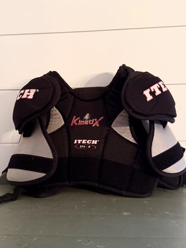 Medium Senior Itech 255TL Shoulder Pads (Used)