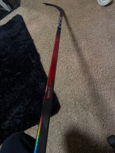 Like new(used twice)Junior CCM JetSpeed FT8 Pro Right Handed Hockey Stick P29+1/4 50 Flex (Used)