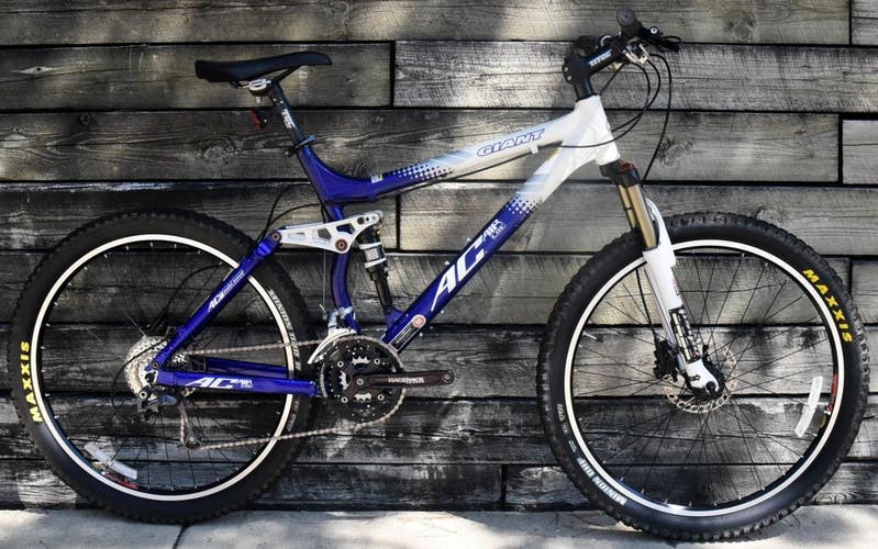 GIANT AC AIR LITE MOUNTAIN BIKE SIZE LARGE, 19", 27 SPEED, XTR, FULL SUSPENSION