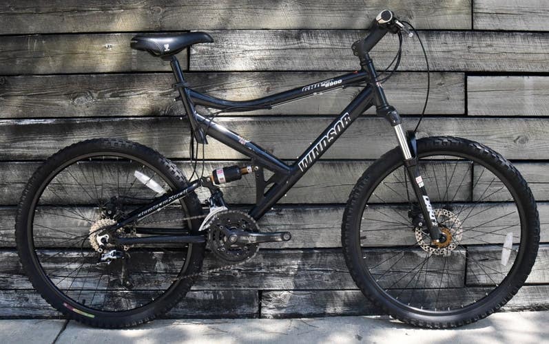 WINDSOR GHOST 6900 MOUNTAIN BIKE SIZE EXTRA LARGE, 21", 27 SPEED, ALU, FULL SUSP