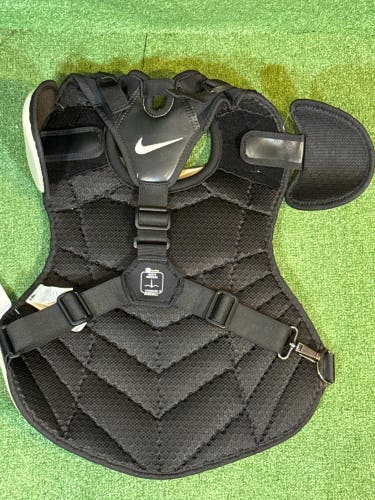 Nike Diamond Elite Catcher's Chest Protector Sand/Black (New-Dirty