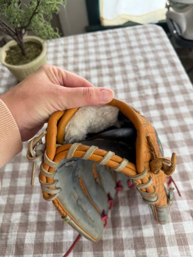 RH Infield Baseball Glove 11.5" (Used)