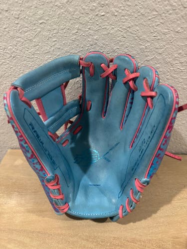 Rare 12 of 72 2025 Rawlings REV1X RH Infield Baseball Glove 11.75" (Used)