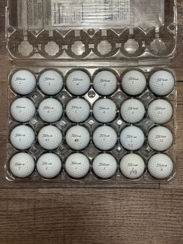 24 Titleist Pro V1x Golf Balls - 4A Near-Mint Condition