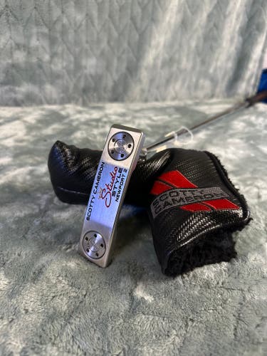 Men's Scotty Cameron Studio Style Newport 2 Blade Putter Right Handed 35" (Used)