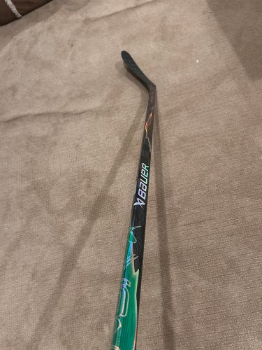 Senior Bauer Vapor Flylite Left Hand Hockey Stick P28 65 Flex Pro Stock (New)