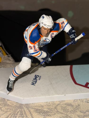 McFarlane NHL Hockey Edmonton Oilers Jason Smith #21 Figurine Statue Collectible