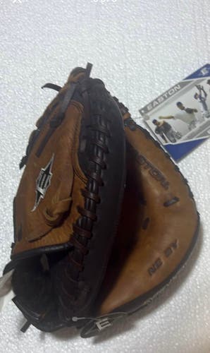 Easton Future Elite RH Catcher's Baseball Glove 31.5" (New)