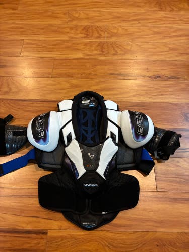 Extra Large Senior Bauer Vapor Flylite Shoulder Pads (Used)