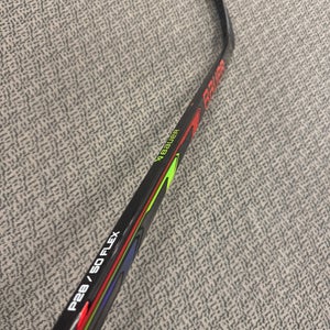 Junior Bauer Supreme Right Handed Hockey Stick P28 50 Flex (New)