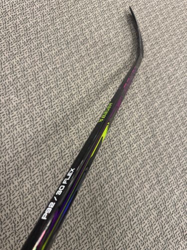 Junior Bauer Supreme Right Handed Hockey Stick P92 30 Flex (New)