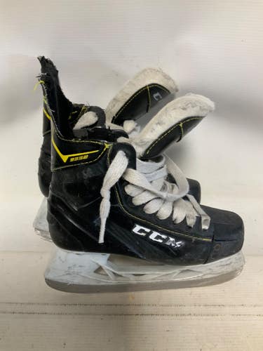 Used CCM 9352 SUPERTACKS Junior Hockey Skate Junior 03 11823-S000041248