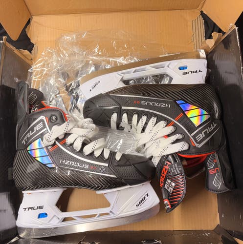 Black 2024 True HZRDUS 9x Hockey Skates Regular Width 7 (New)