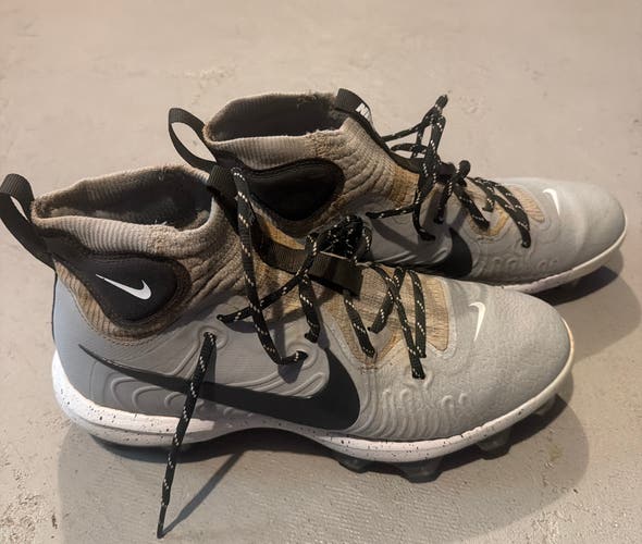 Gray Men's Size M 10.5 (W 11.5) Adult Nike Alpha Huarache NXT High Top Molded Cleats (Used)