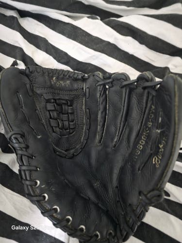 Nokona RH Outfield AMG600k Baseball Glove 12.5" (Used)