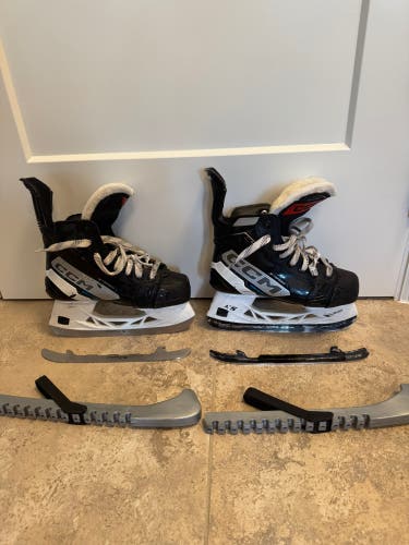 2023 CCM JetSpeed FT680 Hockey Skates Regular Width Size 2 (Used)