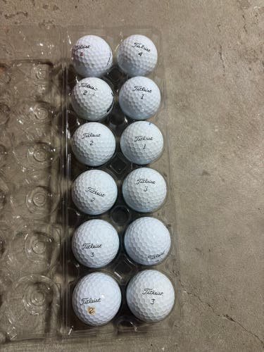 Titleist AVX Balls 12 Pack (1 Dozen) (Used)