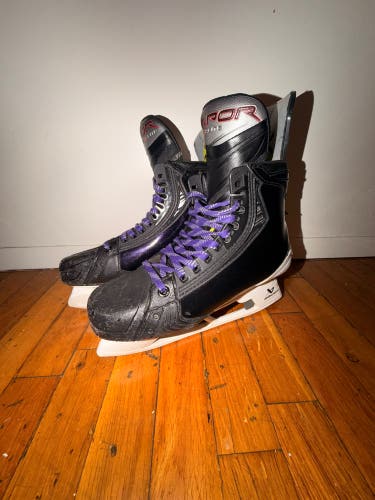 Bauer Vapor Hyperlite 2 Hockey Skates 7.5 (Used)