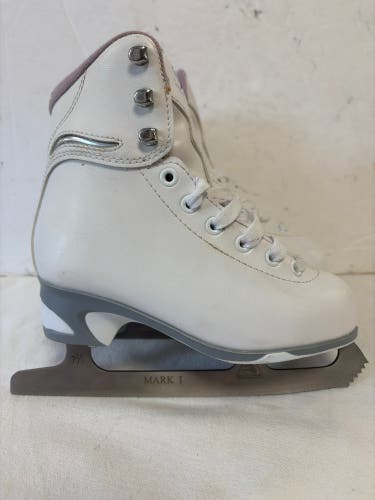 Jackson Ultima Figure Skates B Junior 13 (Used)
