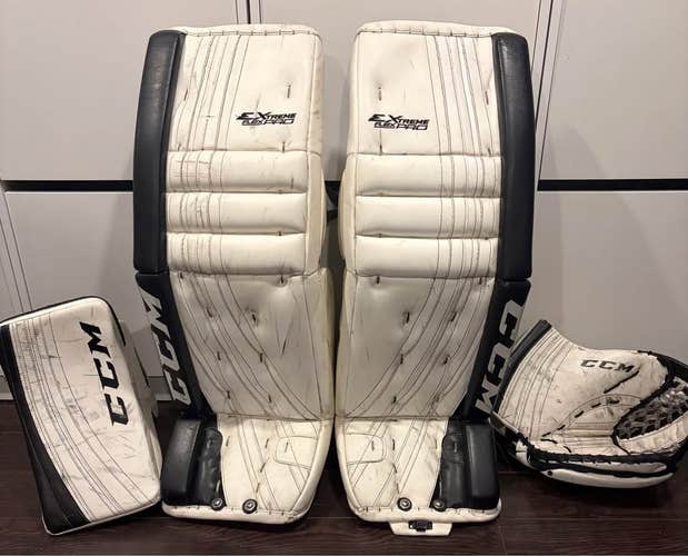Goalie pads glove blocker catcher CCM e-flex