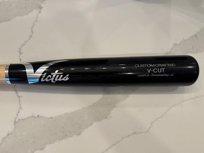 Victus V-Cut BBCOR Certified Bat (-3) 29 oz 32" (Used)