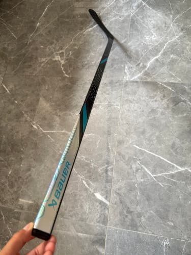 Junior Bauer Nexus Tracer Left Hand Hockey Stick P92 30 Flex (Used)