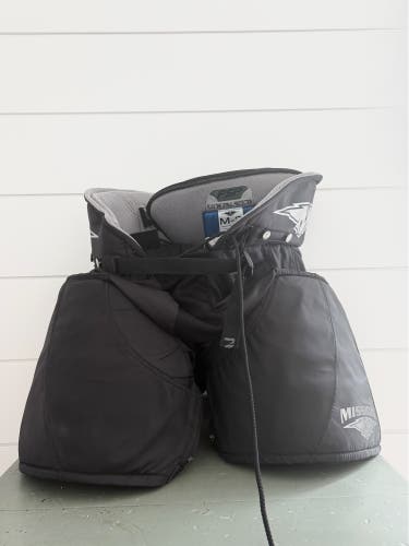 Senior Medium Mission M-2 Hockey Pants (Used)