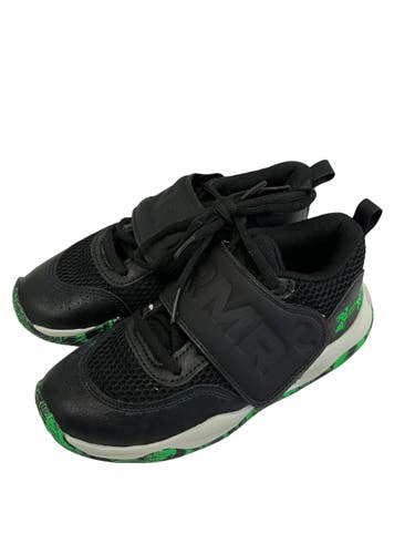 Used Under Armour ZONE Basketball Shoes Y Black Junior 02 11692-S000155535