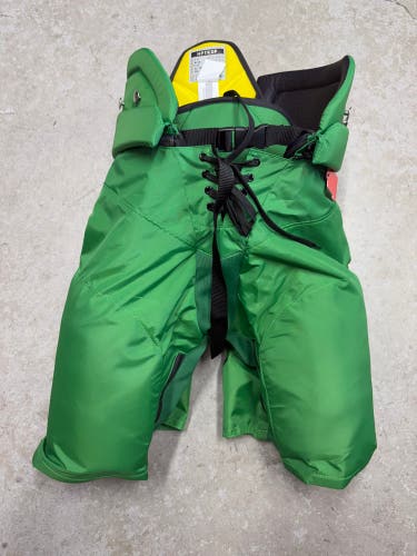 SR Large +1 CCM Pro Stock HPTKXP Hockey Pants (New) TORONTO MAPLE LEAFS ST’PATS Pro Stock