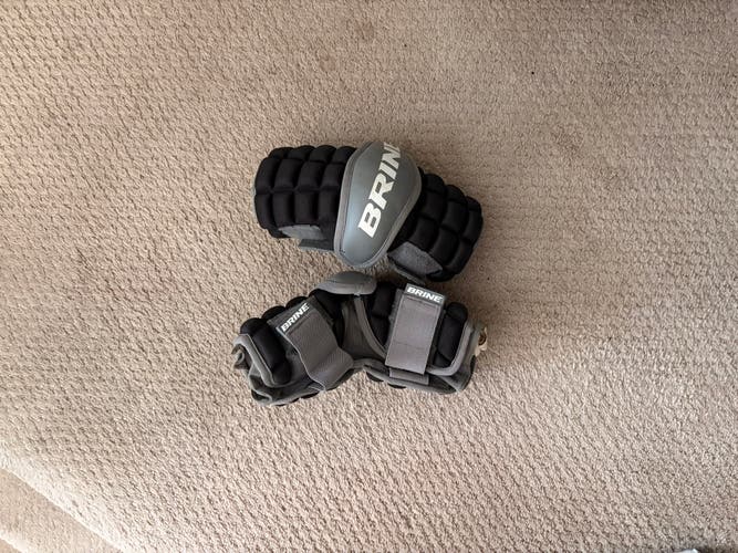 Small / Medium Youth Brine Clutch Arm Pads (Used)