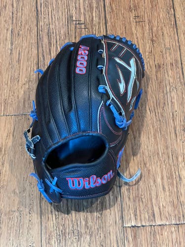 Wilson A2000 B23 Pitcher's Baseball Glove 12" (Used)