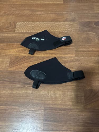 Boot gloves size large ski