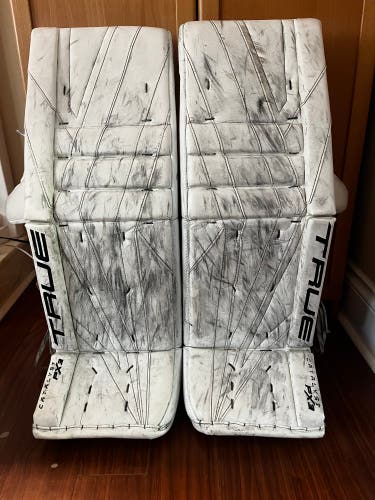 34" 2023 True Catalyst PX3 Goalie Leg Pads (Used)
