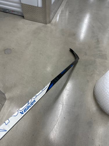 Senior Bauer Team Nexus Right Handed Hockey Stick P28 87 Flex Pro Stock (Used)