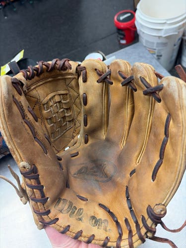 Wilson A2K RH Pitcher's Baseball Glove 12" (Used)