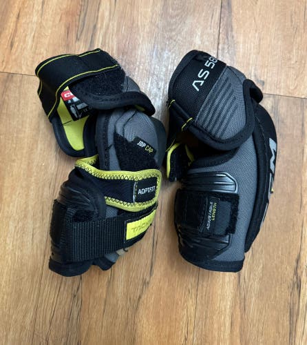 Junior Small CCM Tacks AS 580 Elbow Pads (Used)