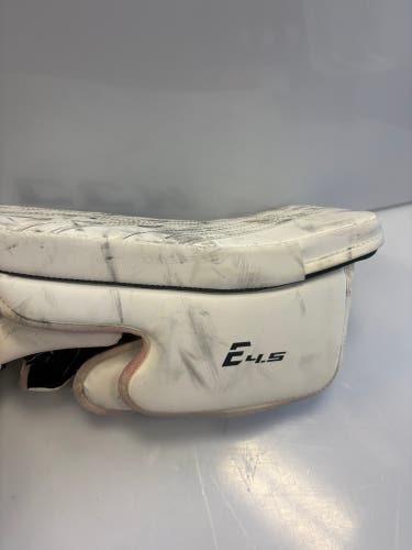 CCM Extreme Flex 4.5 Regular (Used)