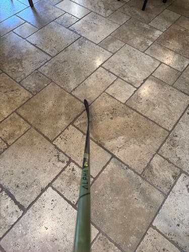 Senior Warrior Alpha LX3 Pro Right Handed Hockey Stick P28 85 Flex (New)